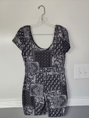 Almost Famous Black & White Bandana Print Short Sleeve Romper